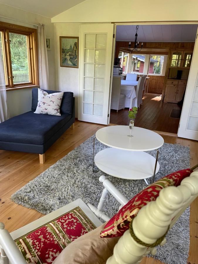 Sjoenaera Stuga Norrtälje Exterior foto