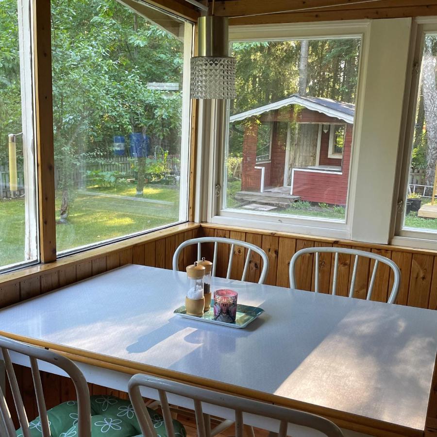 Sjoenaera Stuga Norrtälje Exterior foto