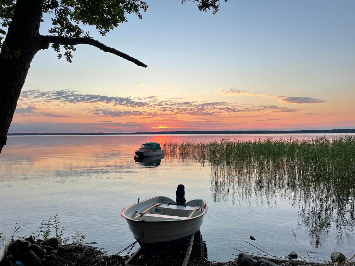 Sjoenaera Stuga Norrtälje Exterior foto