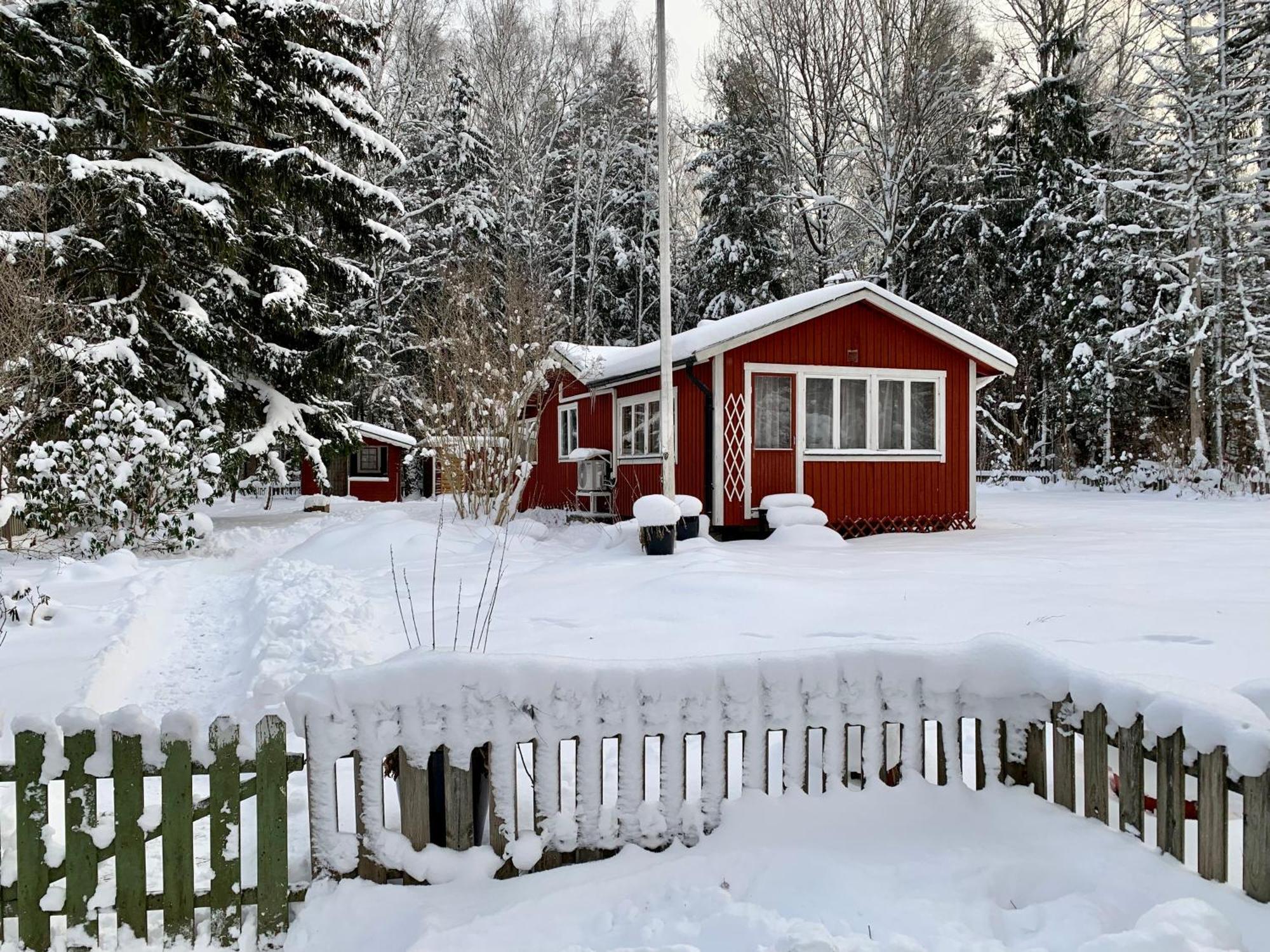 Sjoenaera Stuga Norrtälje Exterior foto